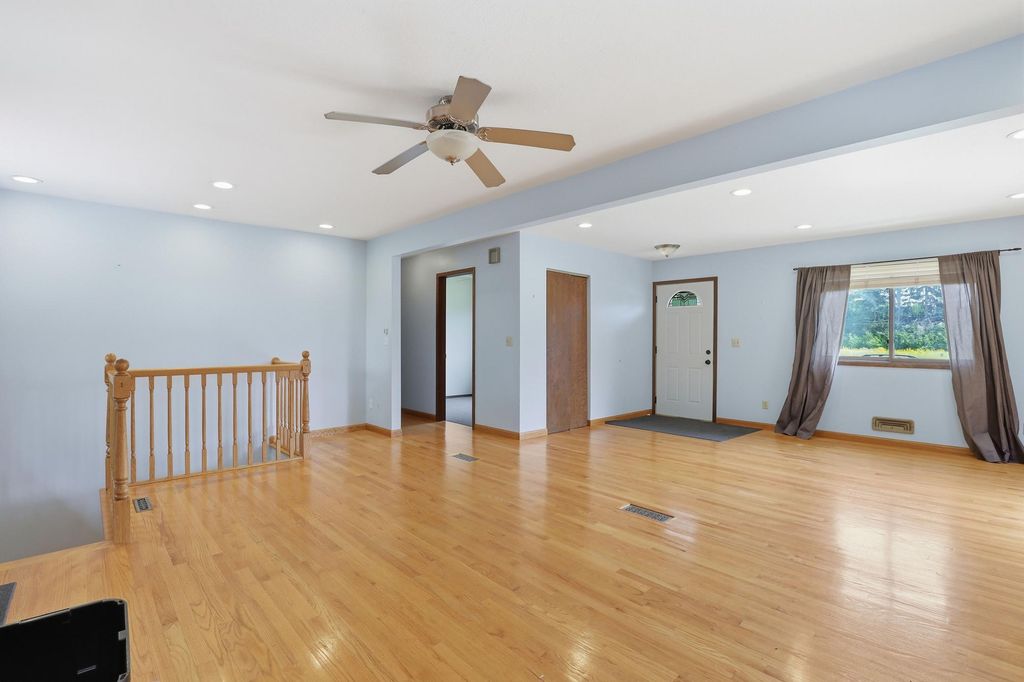 9440 Park Avenue S, Bloomington, MN 55420