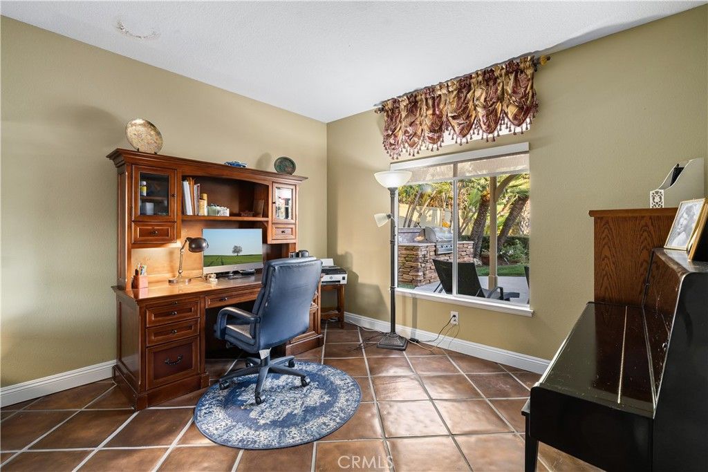 Image 26 of property listing at 5376 Edgewood Drive, La Verne, CA 91750