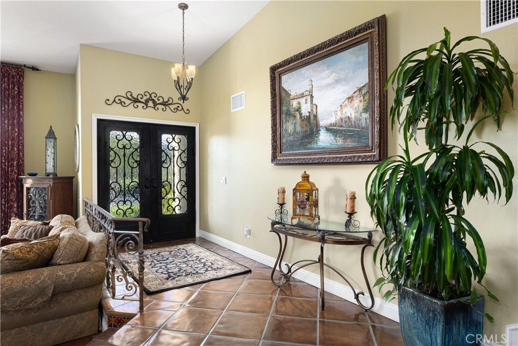 Image 8 of property listing at 5376 Edgewood Drive, La Verne, CA 91750