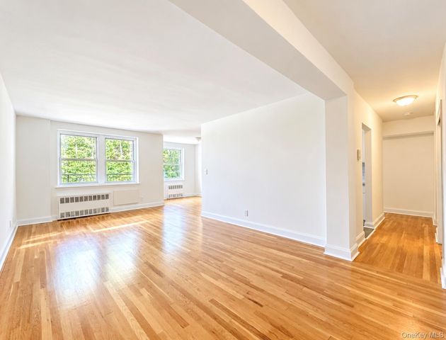 440 Warburton Avenu Avenue 4J, Yonkers, NY 10701