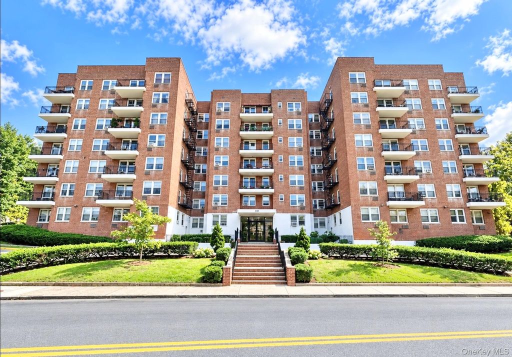 440 Warburton Avenu Avenue 4J, Yonkers, NY 10701