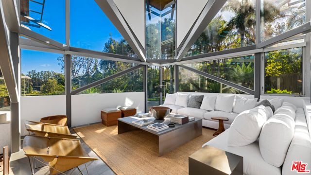 28827 Grayfox Street, Malibu, CA 90265