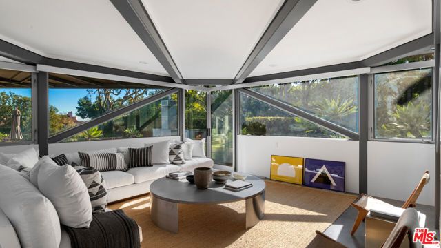 28827 Grayfox Street, Malibu, CA 90265