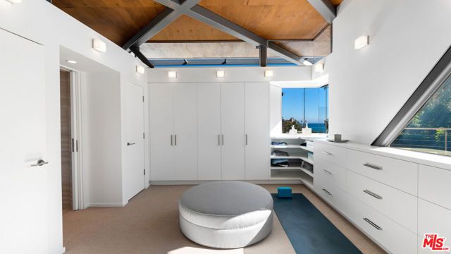 28827 Grayfox Street, Malibu, CA 90265