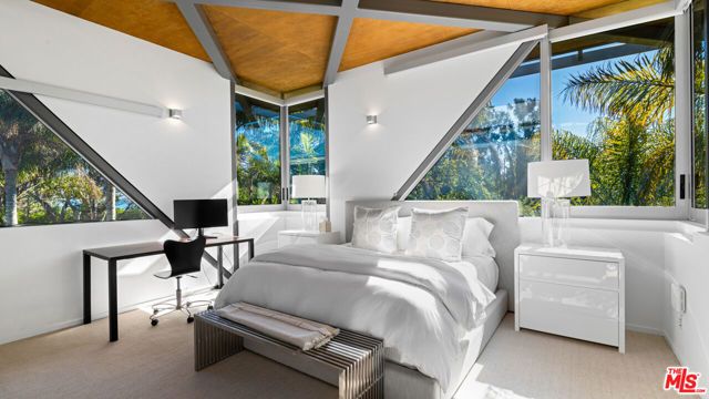 28827 Grayfox Street, Malibu, CA 90265
