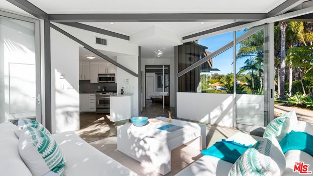 28827 Grayfox Street, Malibu, CA 90265