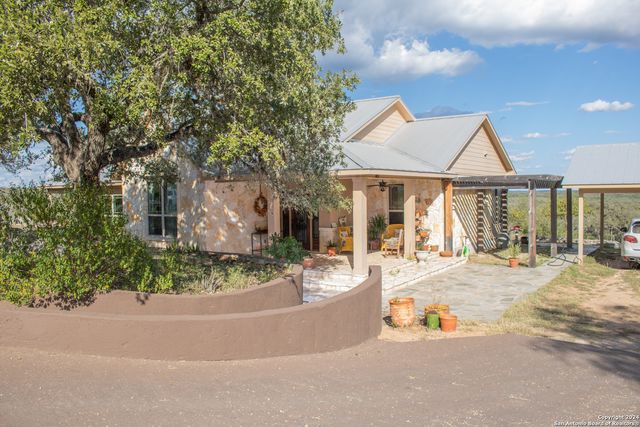 440 Pr 2321, Hondo, TX 78861