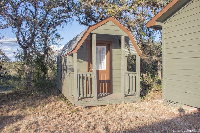 440 Pr 2321, Hondo, TX 78861