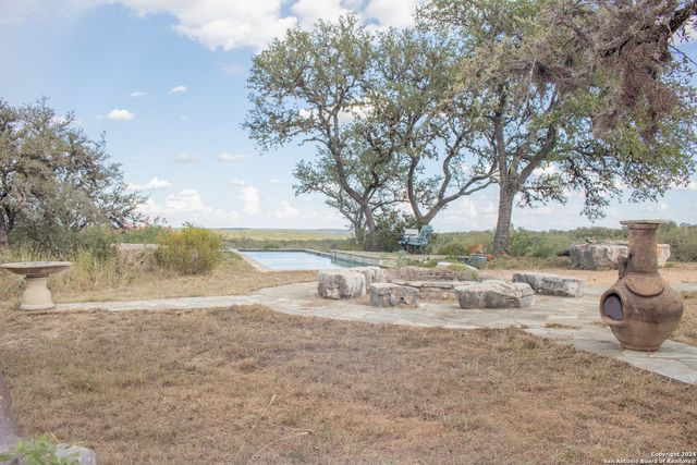 440 Pr 2321, Hondo, TX 78861