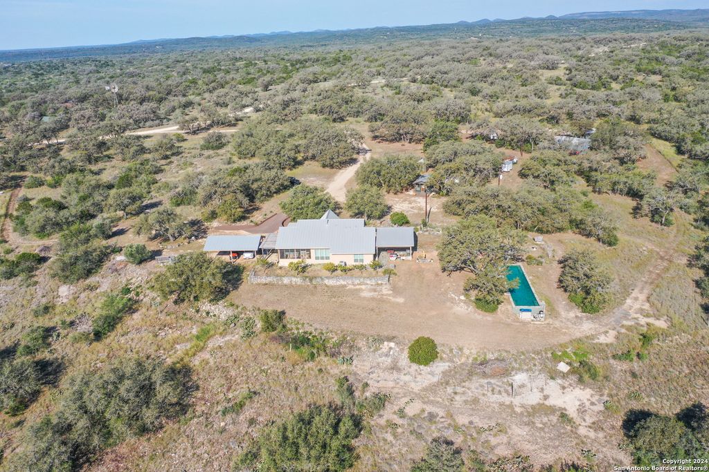 440 Pr 2321, Hondo, TX 78861
