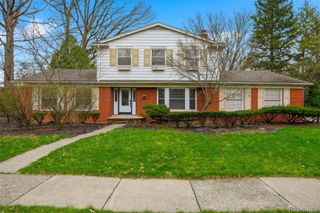 27772 Santa Barbara Drive, Lathrup Village, MI 48076