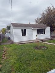 946 S NAVAJO ST, Salt Lake City, UT 84104