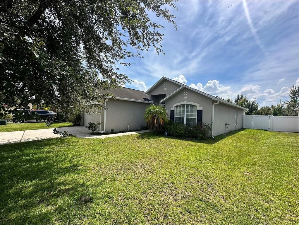 Image 1 of property listing at 5689 SYCAMORE CANYON DRIVE, Kissimmee, FL 34758