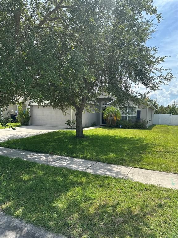 Image 2 of property listing at 5689 SYCAMORE CANYON DRIVE, Kissimmee, FL 34758