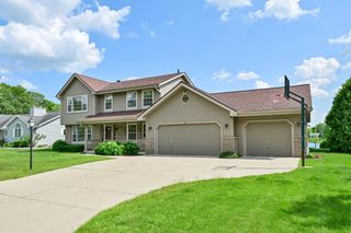 8521 W Lake Pointe DRIVE, Franklin, WI 53132
