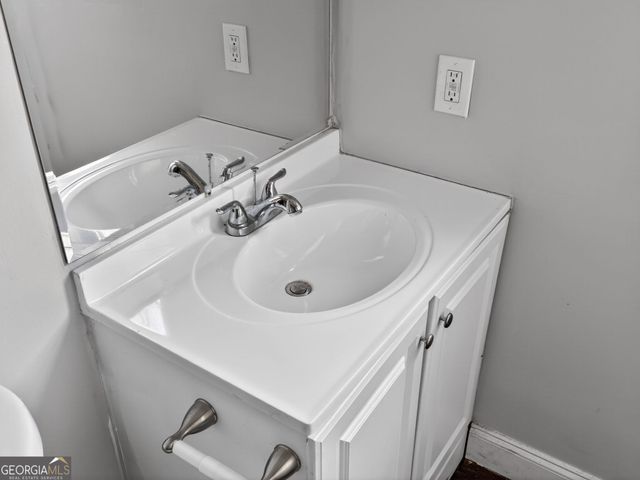 583 Tarragon Court SW, Atlanta, GA 30331