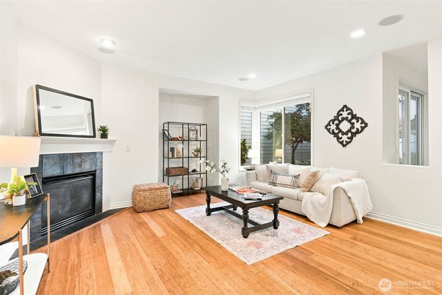 2117 NW Far Country Lane, Issaquah, WA 98027