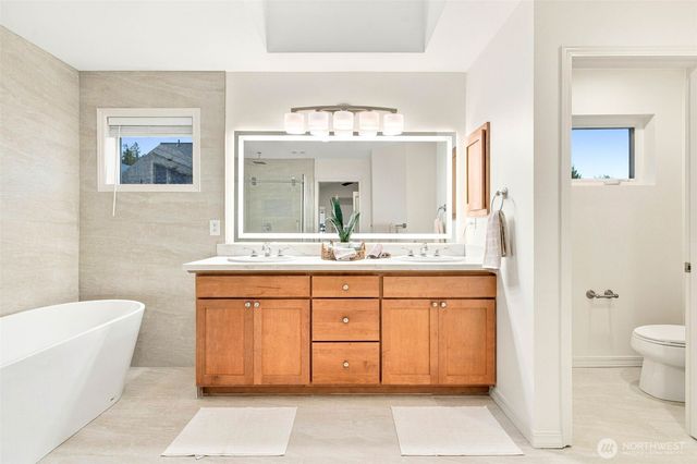 2117 NW Far Country Lane, Issaquah, WA 98027