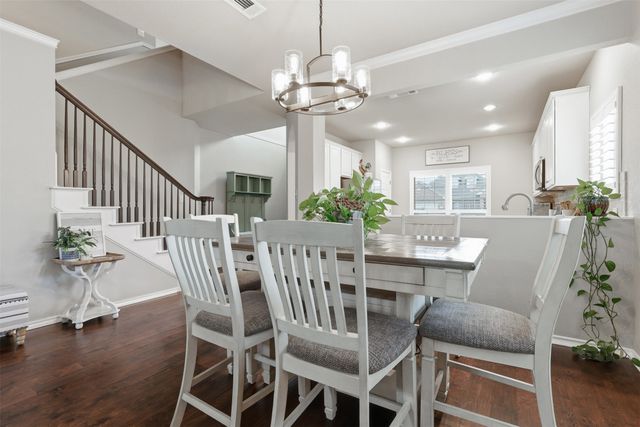 807 Huebner Way, Burleson, TX 76028