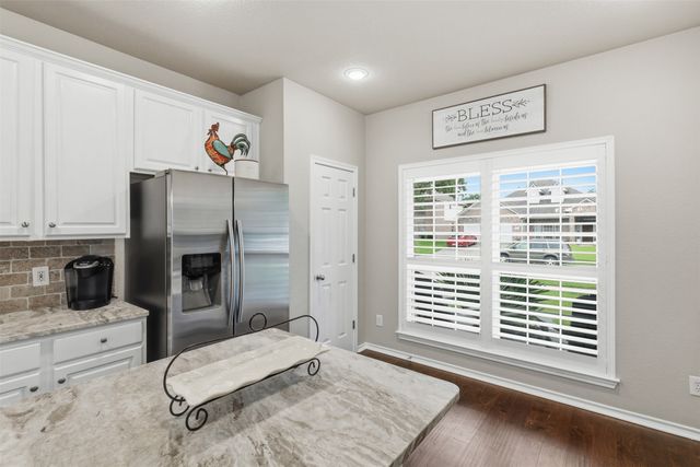 807 Huebner Way, Burleson, TX 76028