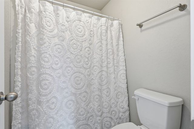 807 Huebner Way, Burleson, TX 76028