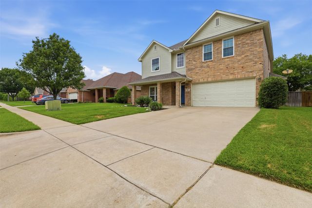 807 Huebner Way, Burleson, TX 76028