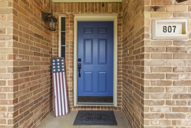807 Huebner Way, Burleson, TX 76028