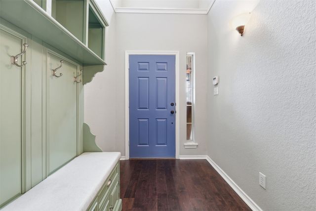 807 Huebner Way, Burleson, TX 76028