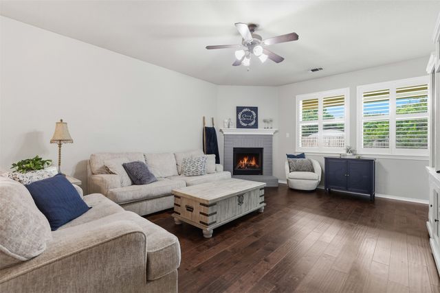807 Huebner Way, Burleson, TX 76028
