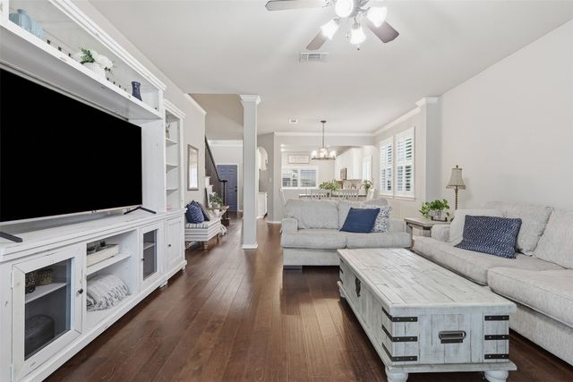 807 Huebner Way, Burleson, TX 76028