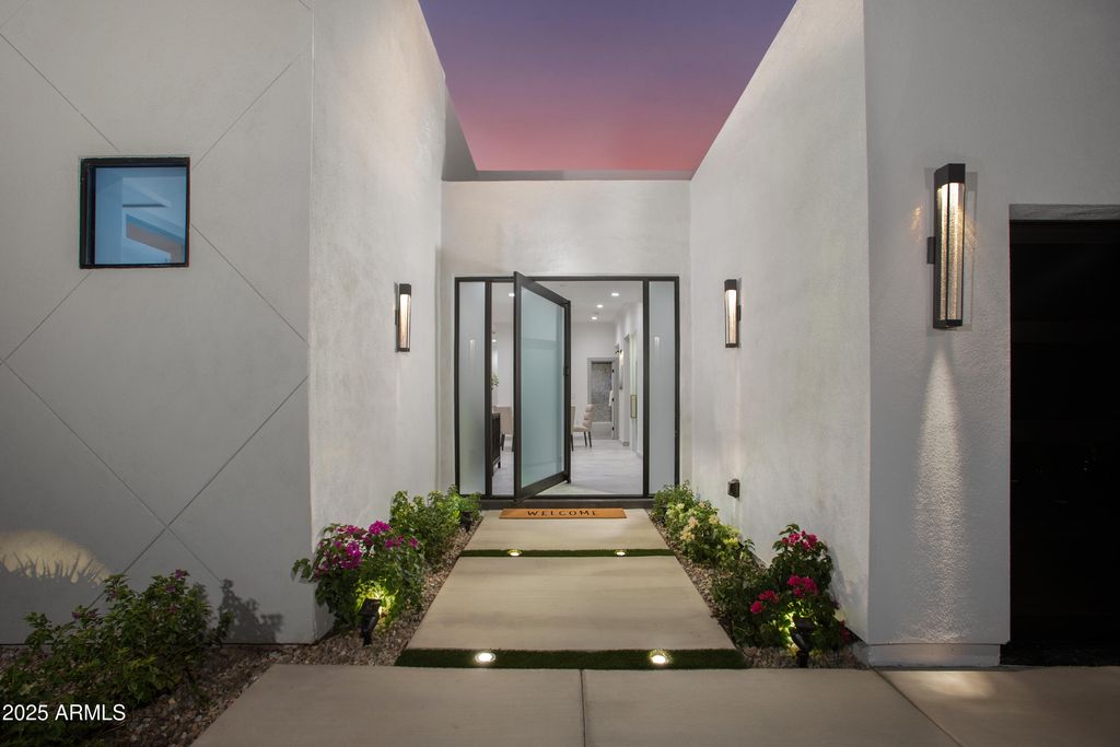 8402 E HEATHERBRAE Drive, Scottsdale, AZ 85251 — photo 4