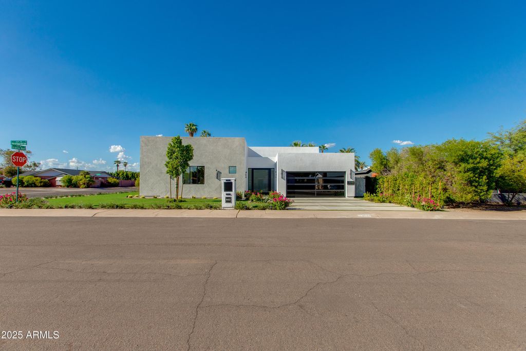 8402 E HEATHERBRAE Drive, Scottsdale, AZ 85251 — photo 5