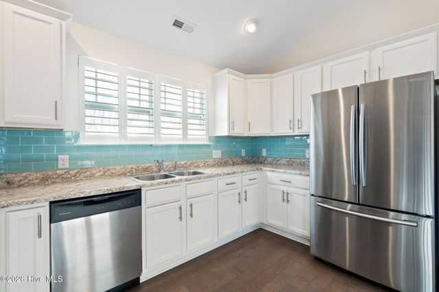 4238 Cherry Laurel Drive SE, Southport, NC 28461