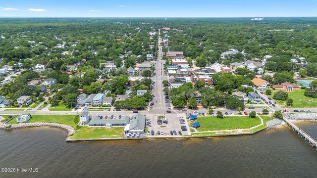 4238 Cherry Laurel Drive SE, Southport, NC 28461