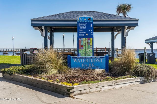 4238 Cherry Laurel Drive SE, Southport, NC 28461