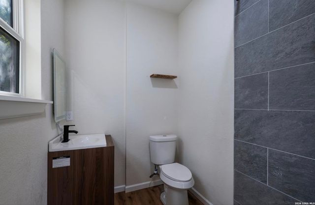 735 Gulf, San Antonio, TX 78202
