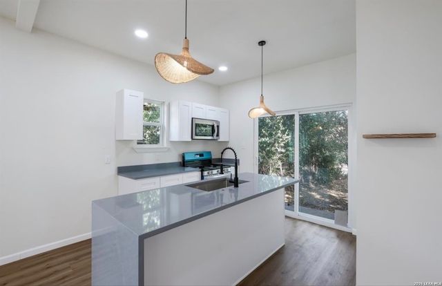 735 Gulf, San Antonio, TX 78202