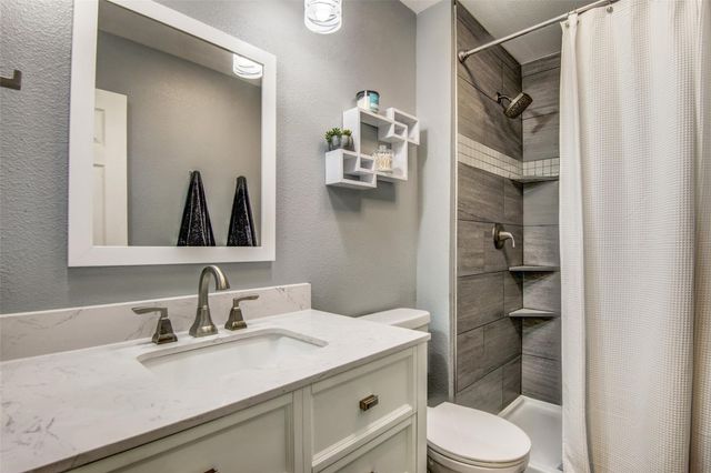 6005 Blair Oaks Drive, The Colony, TX 75056