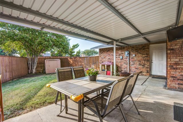 6005 Blair Oaks Drive, The Colony, TX 75056