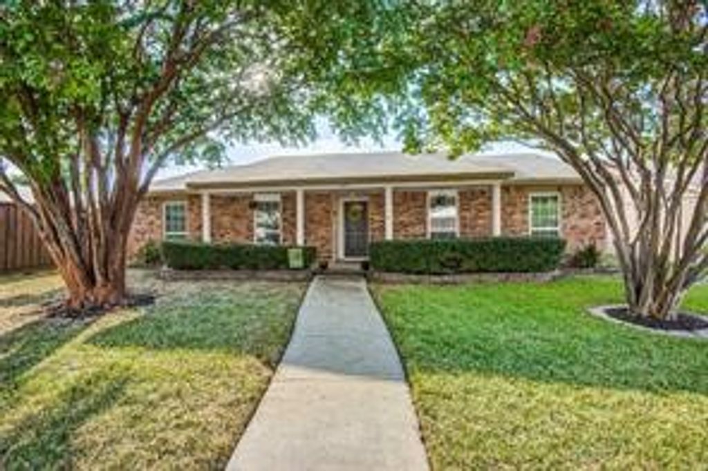 6005 Blair Oaks Drive, The Colony, TX 75056