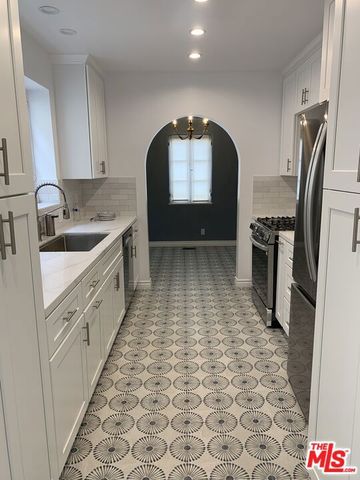 8673 W Olympic Boulevard, Los Angeles, CA 90035