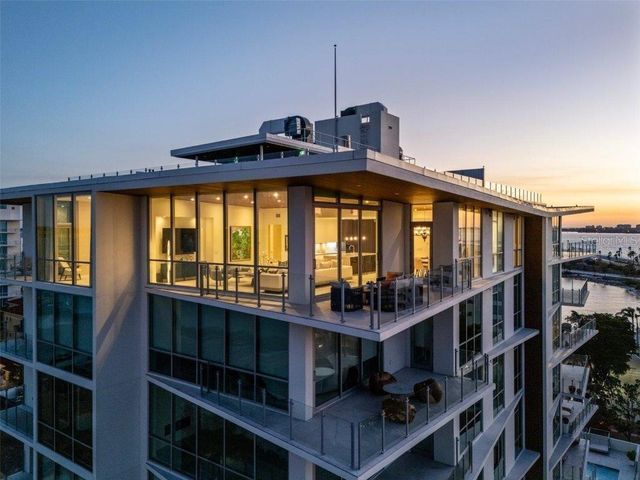 111 GOLDEN GATE POINT 802PH, Sarasota, FL 34236