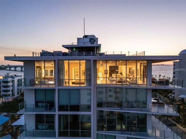 111 GOLDEN GATE POINT 802PH, Sarasota, FL 34236