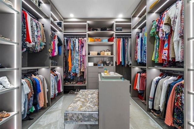 111 GOLDEN GATE POINT 802PH, Sarasota, FL 34236