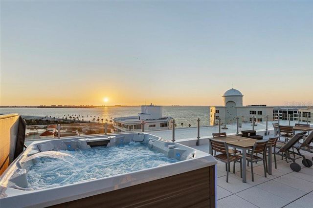 111 GOLDEN GATE POINT 802PH, Sarasota, FL 34236