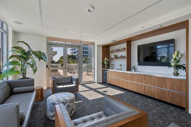 111 GOLDEN GATE POINT 802PH, Sarasota, FL 34236