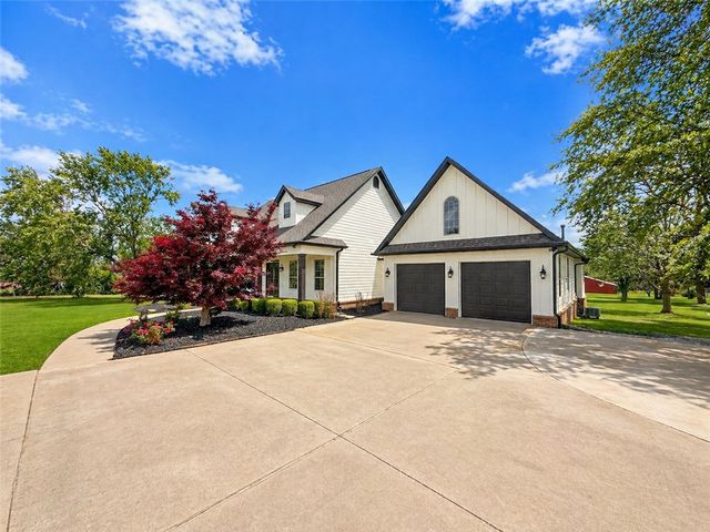 2607 Country Lane, Springdale, AR 72762