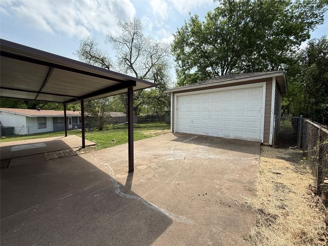 820 Carney Drive, Garland, TX 75041