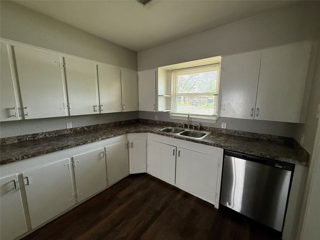 820 Carney Drive, Garland, TX 75041