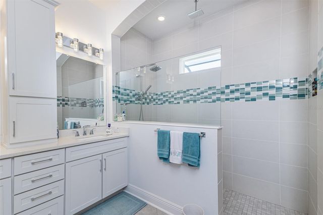 5330 SILVER SUN DRIVE, Apollo Beach, FL 33572